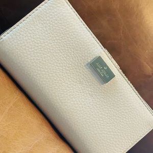 Kate Spade ♠️ Large Slim Wallet